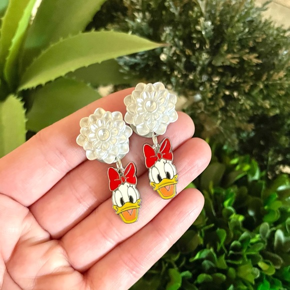 Daisy Duck Floral Earrings - Picture 2 of 4